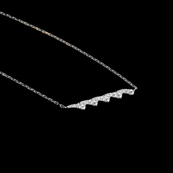 Luxurious Diamond Necklace - The Perfect Accessory for Glamour